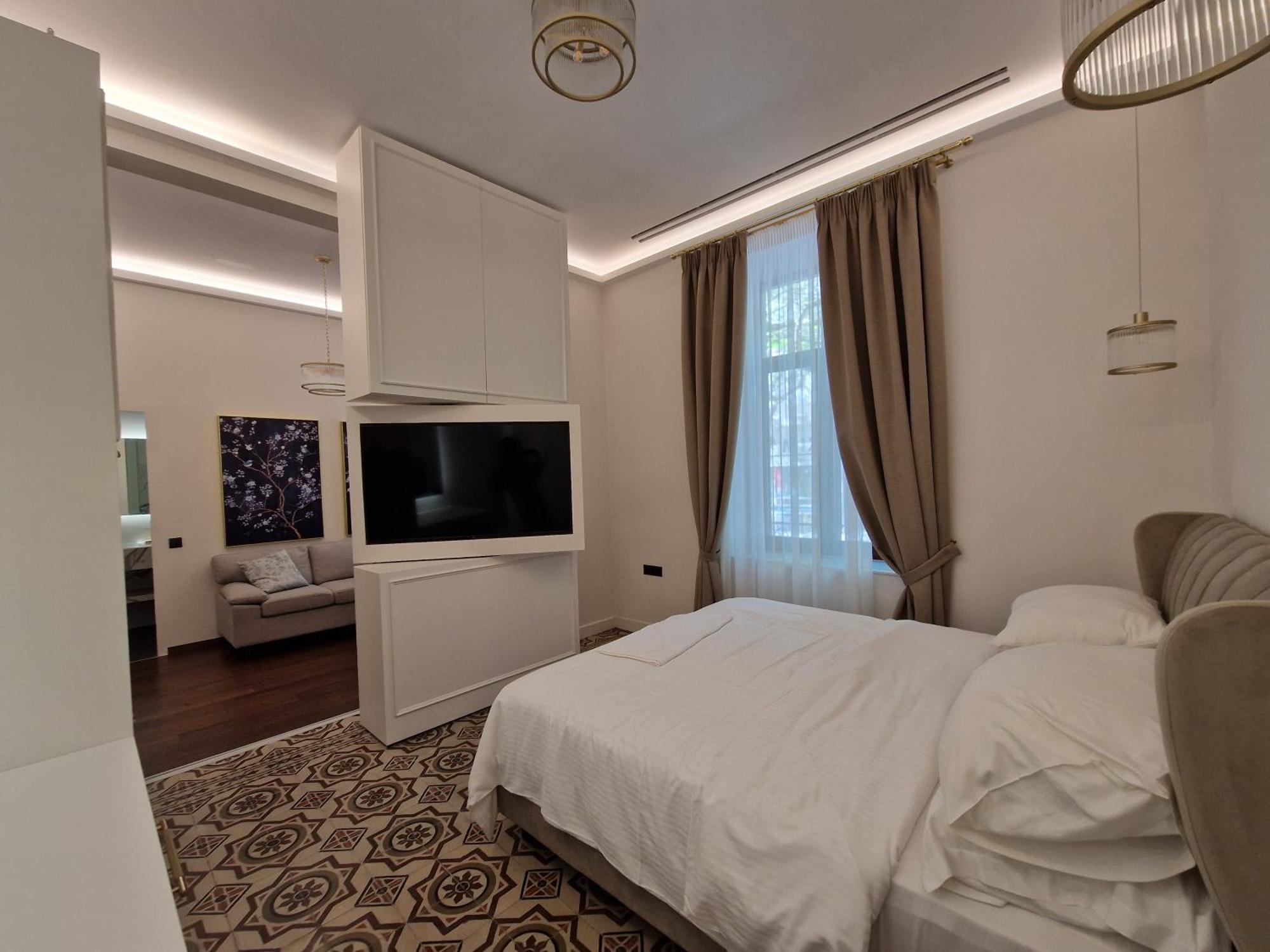 Jensen Luxury *